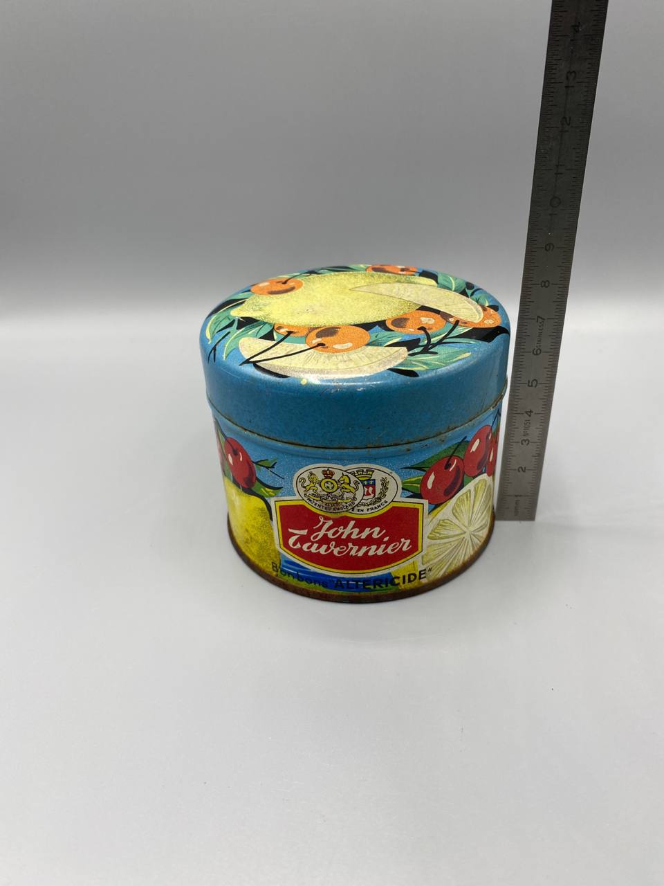 Boîte fer lithographiée John Tavernier – Bonbons Bactéricide – Décor fruits Art Déco