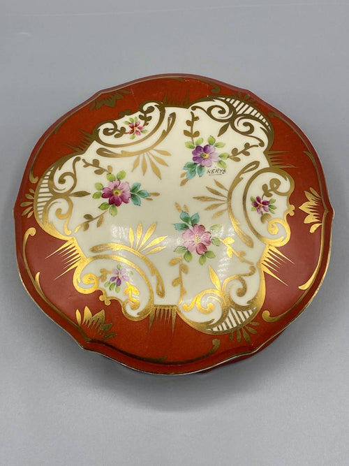 Bonbonnière porcelaine Limoges – Rouge , fleurs peintes main, décor signé déposé