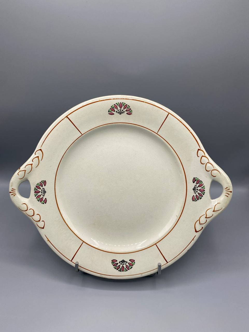 Plat de service à anses ajourées en faïence crème – Esprit Art Déco – France