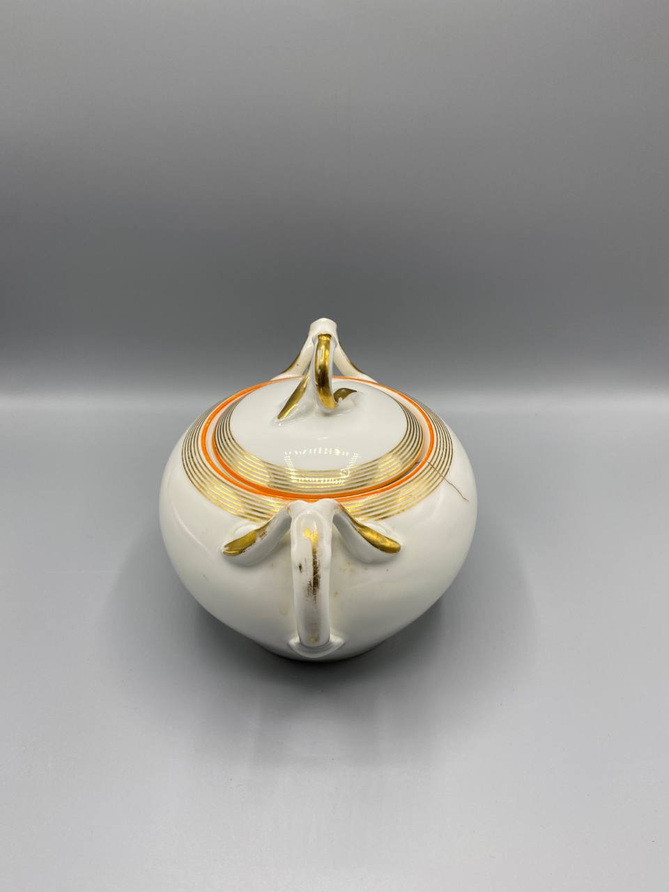 Sucrier ancien en porcelaine années 30–40 – décor doré Art Déco