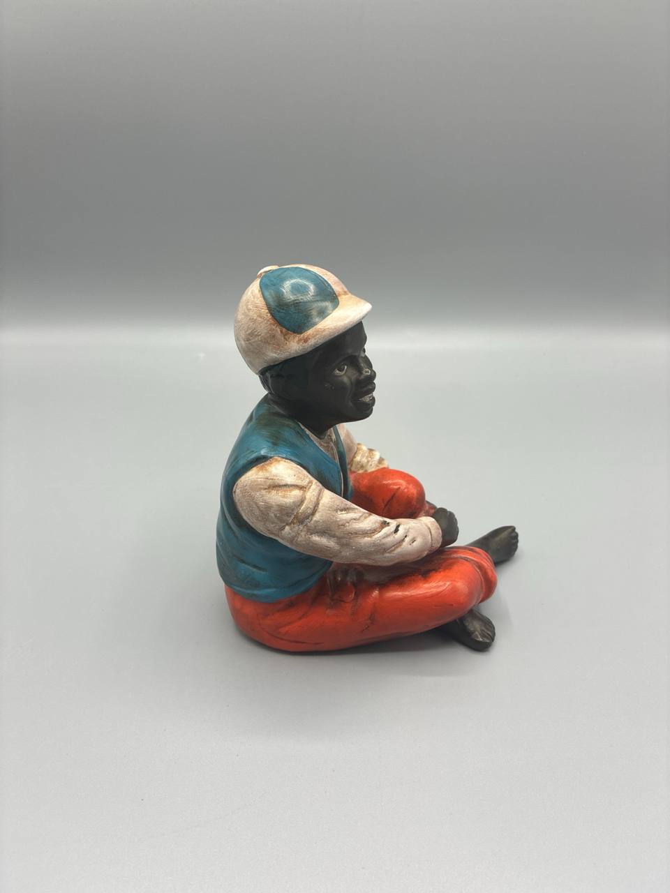 Figurine Joueur de Baseball Assis en Biscuit Polychrome 1950/1970
