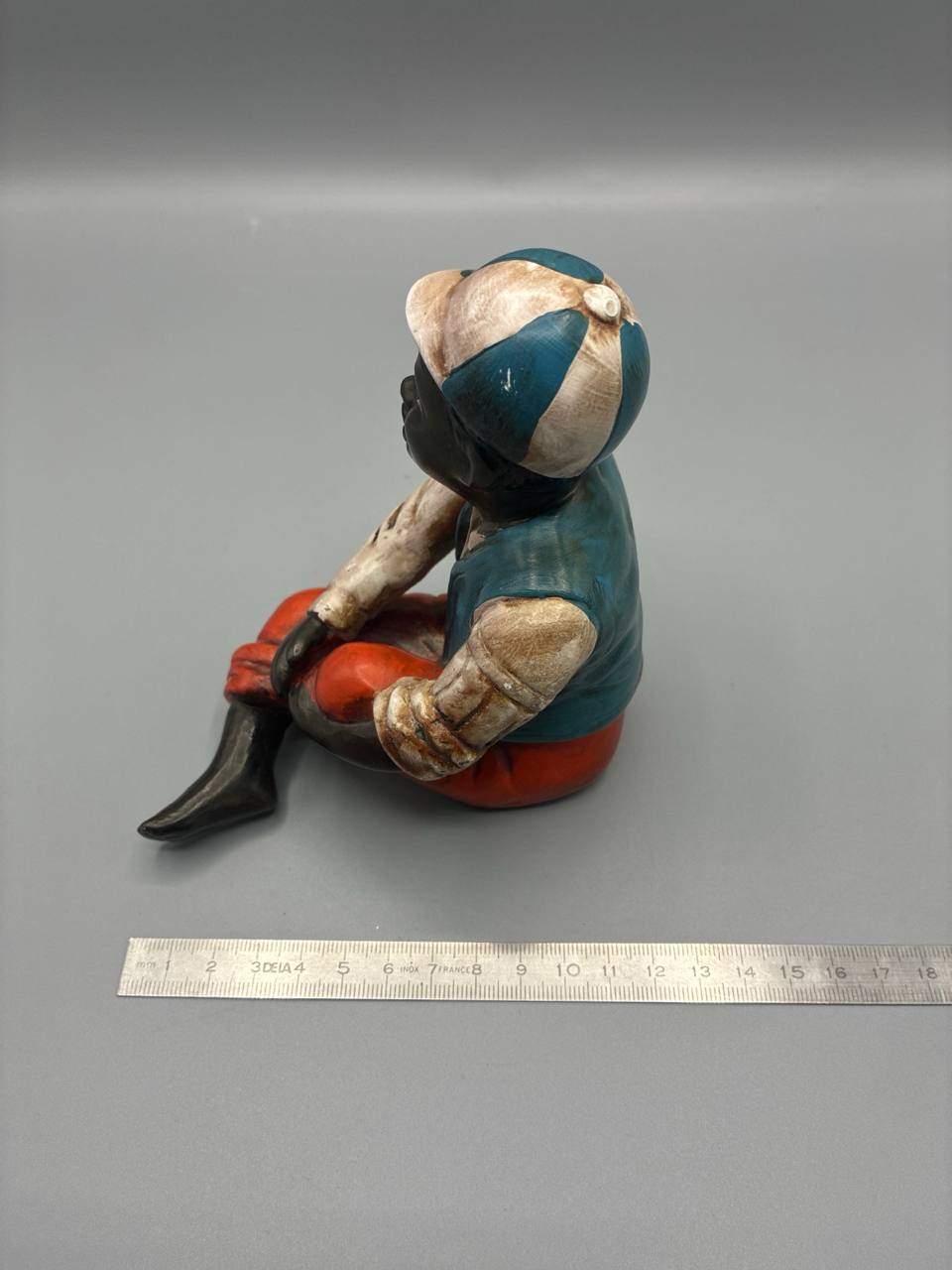 Figurine Joueur de Baseball Assis en Biscuit Polychrome 1950/1970