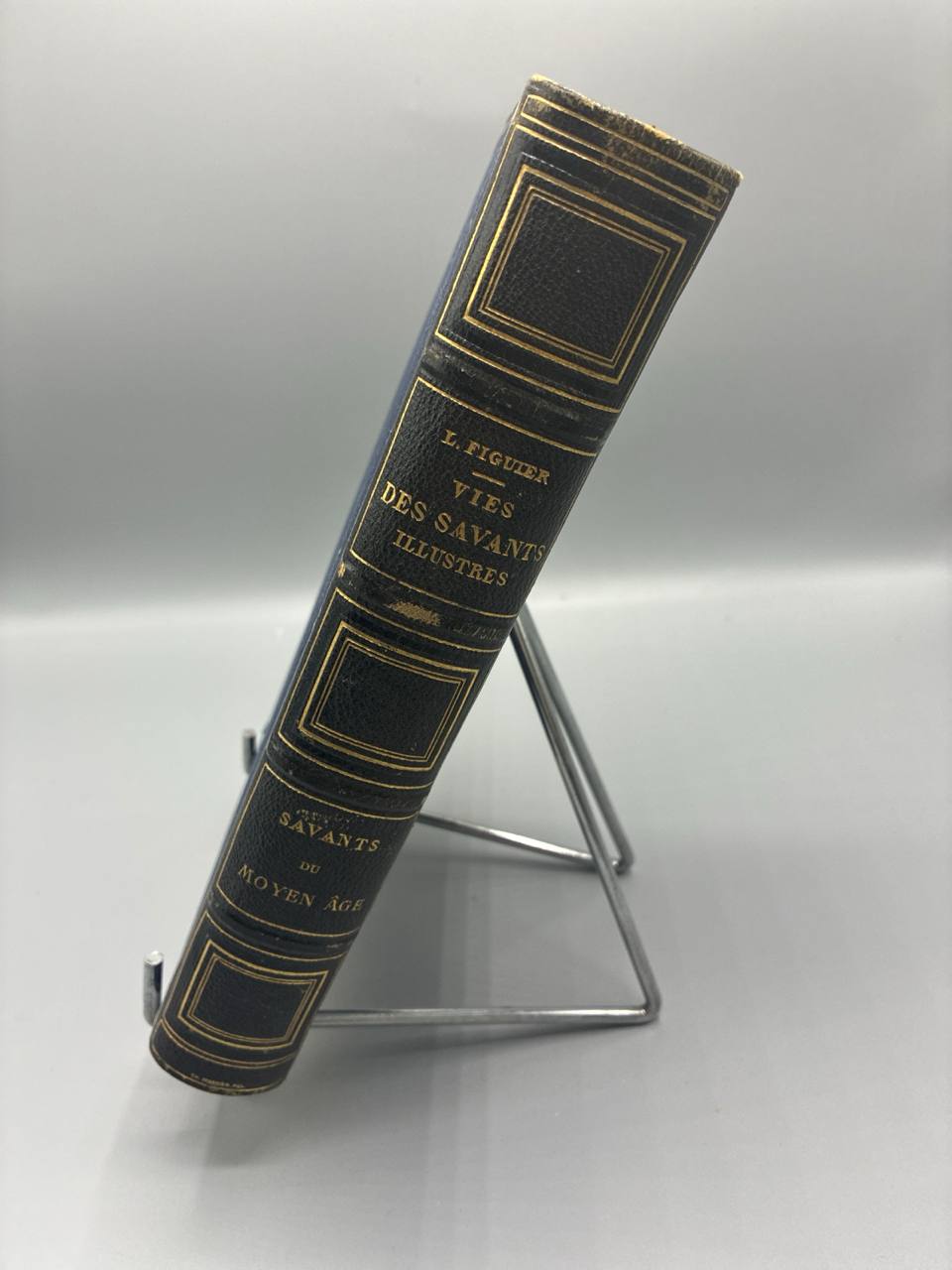 Vies des Savants Illustres – Louis Figuier – 2 volumes – Hachette 1881