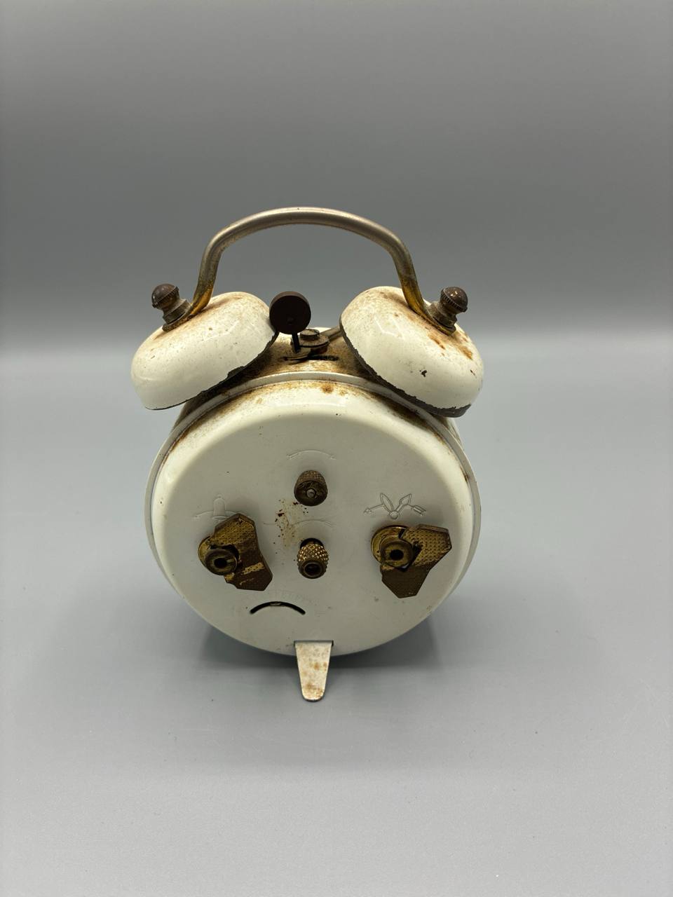 Réveil double cloche JAZ – Laqué blanc – Fonctionnel