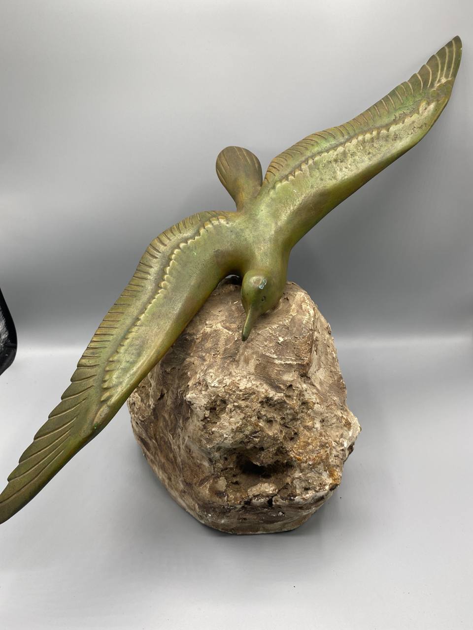 Mouette en vol – Bronze signé G.H. Laurent – Socle pierre naturelle – Art déco