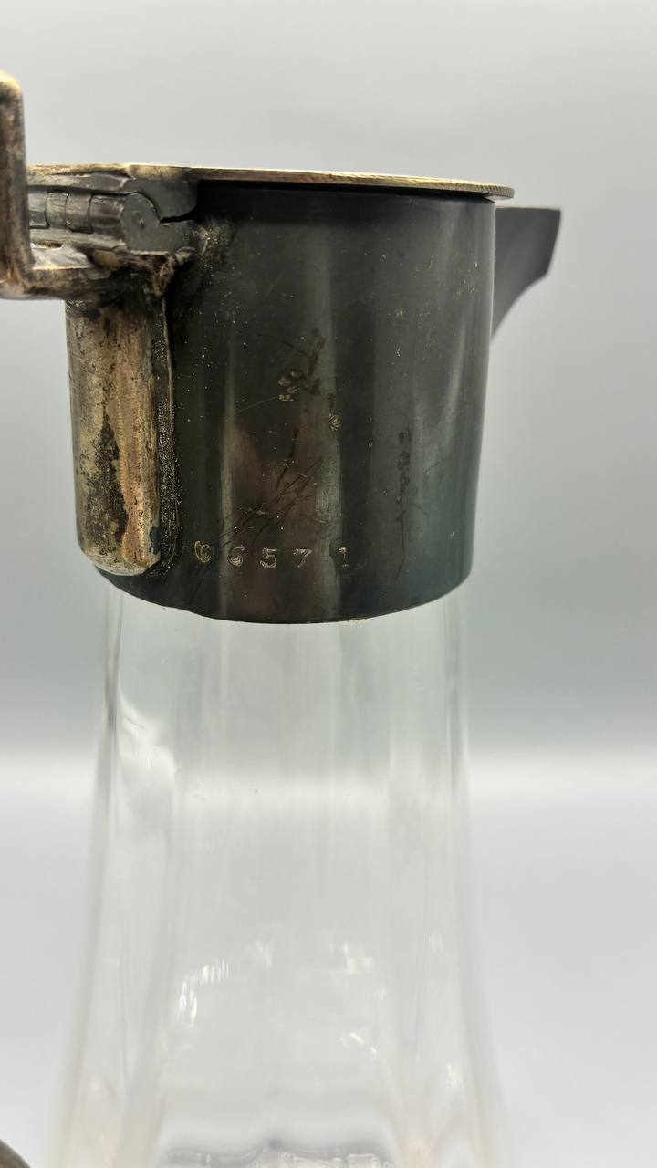 Carafe Art Déco H.J. Linton – Angleterre / Paris – verre et métal – années 30