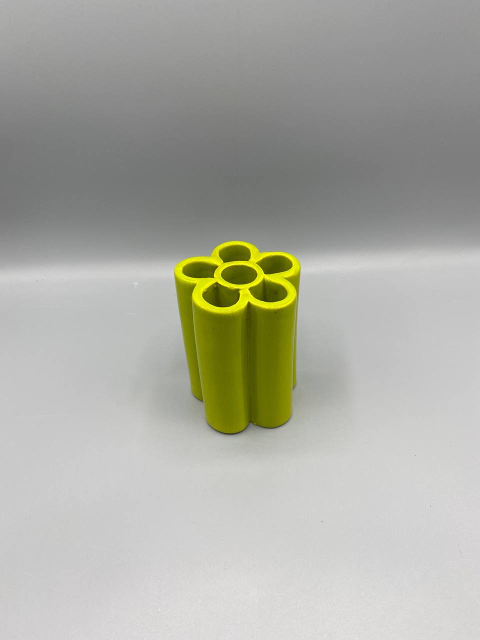 Vase design vintage années 70 – céramique vert pop – forme fleur moderniste – soliflore multiple