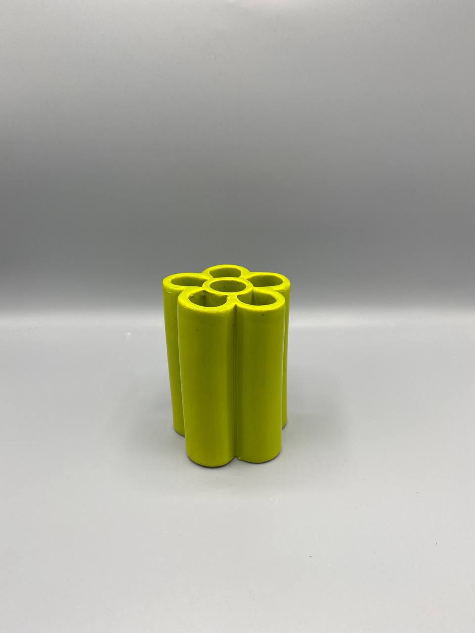 Vase design vintage années 70 – céramique vert pop – forme fleur moderniste – soliflore multiple