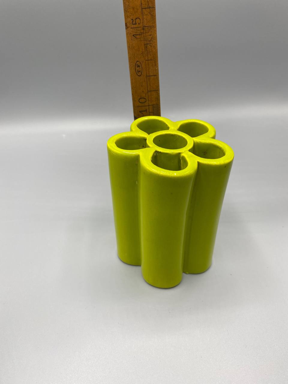 Vase design vintage années 70 – céramique vert pop – forme fleur moderniste – soliflore multiple