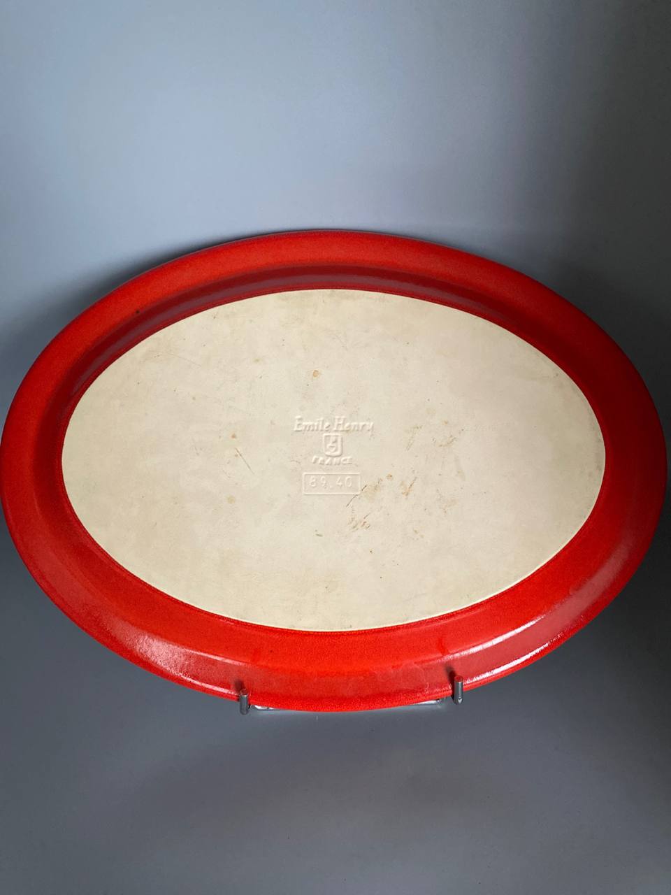 Grand plat ovale Emile Henry rouge vif, céramique française