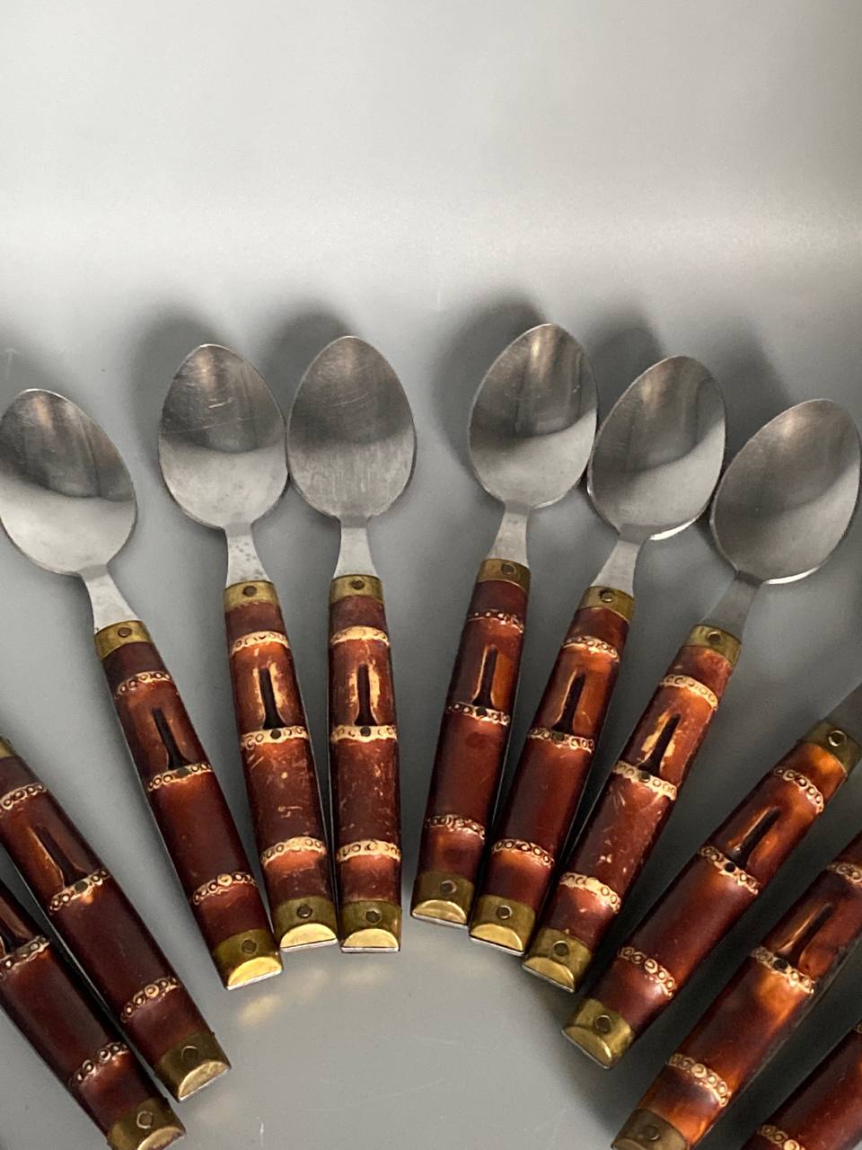 Lot de 12 couverts à dessert vintage manches bois façon bambou, cuillères et fourchettess