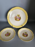 2 assiettes à dessert et 1 plat Saint-Amand Céranord, semi-porcelaine, scène galante