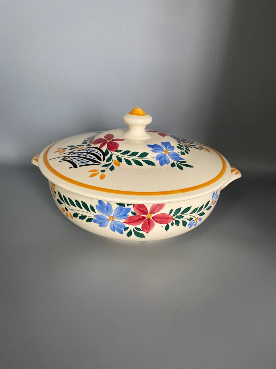 Soupière ancienne "Versailles" en exclusivité Galeries Lafayette, céramique, décor floral