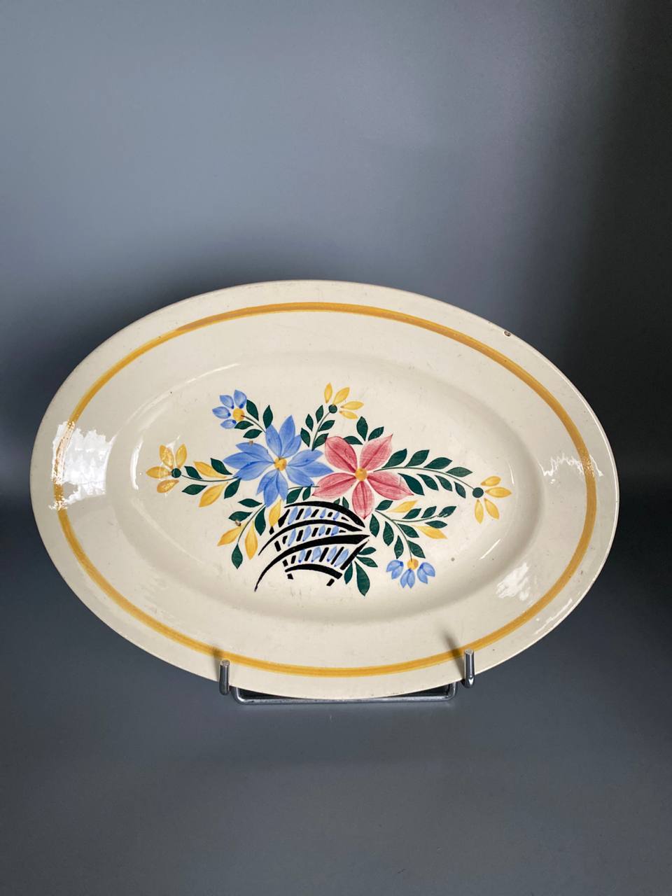 Lot 2 plats ovaux "Versailles" en exclusivité Galeries Lafayette, céramique, décor corbeille fleurie