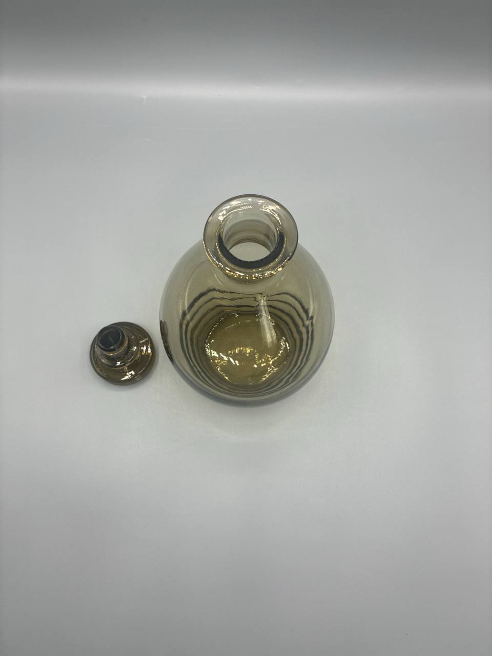 Carafe à liqueur verre soufflé fumé topaze, bouchon d'origine, années 30-50
