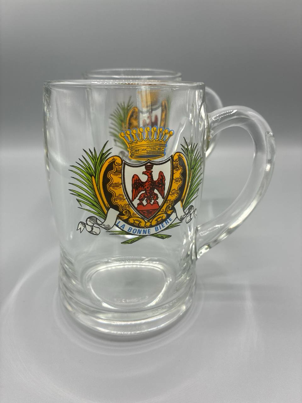 Paire de chopes à bière verre "La Bonne Bière", blason héraldique, années 60-80