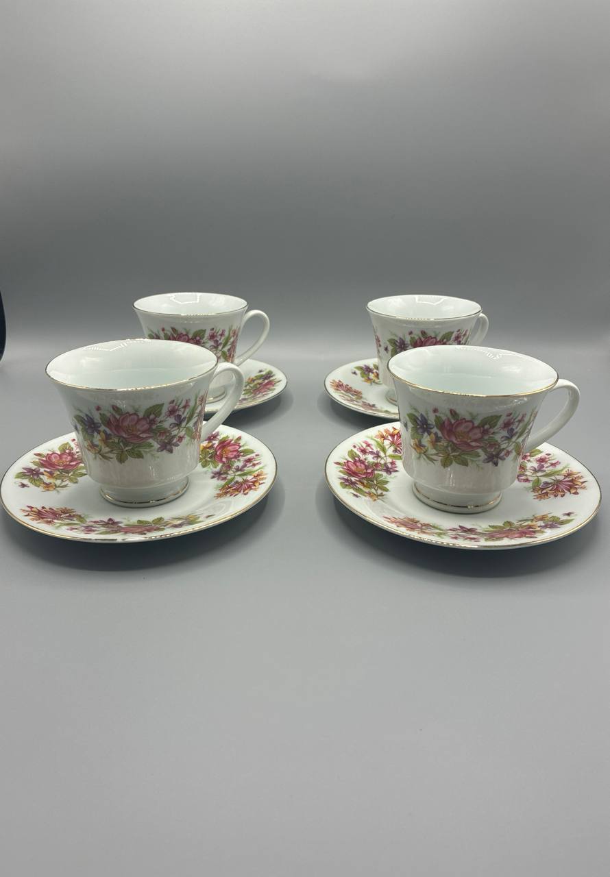 Service 4 tasses à thé et soucoupes – Porcelaine de Jingdezhen – Décor floral pivoines