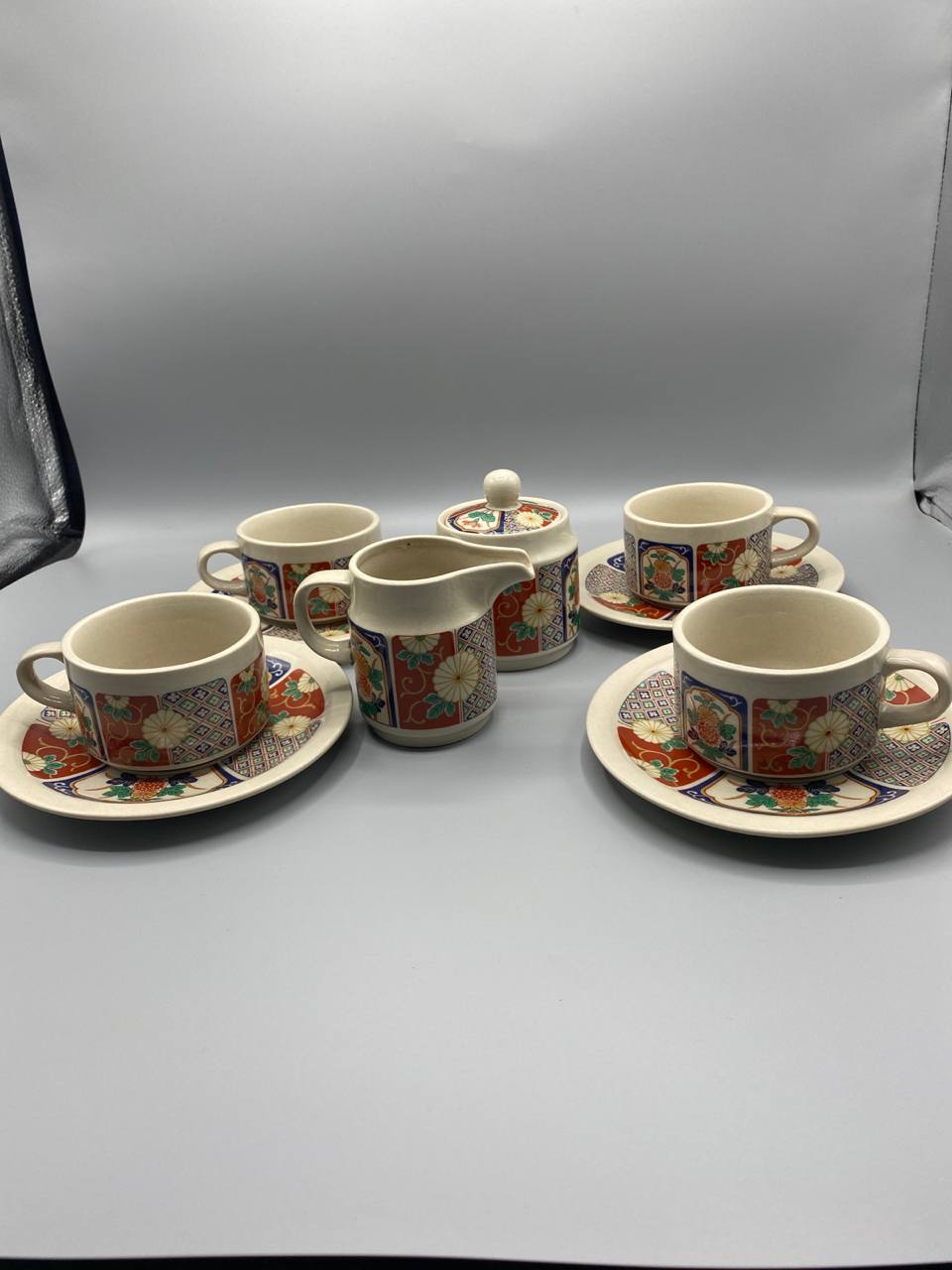 Service à café japonais style Imari – 4 tasses, sucrier, crémier – Décor floral rouge bleu vert