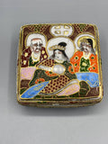 Boite bijoux porcelaine Satsuma Kannon Rakan divinites bouddhistes decor seigaiha