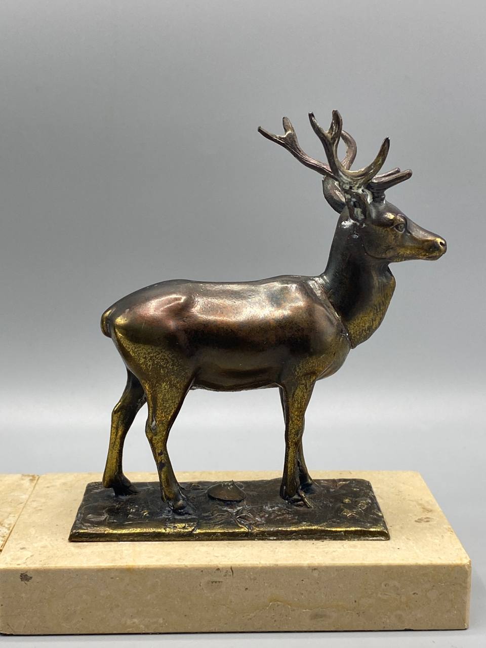 Paire serre-livres cerfs bronze sur socle marbre Art Deco animalier