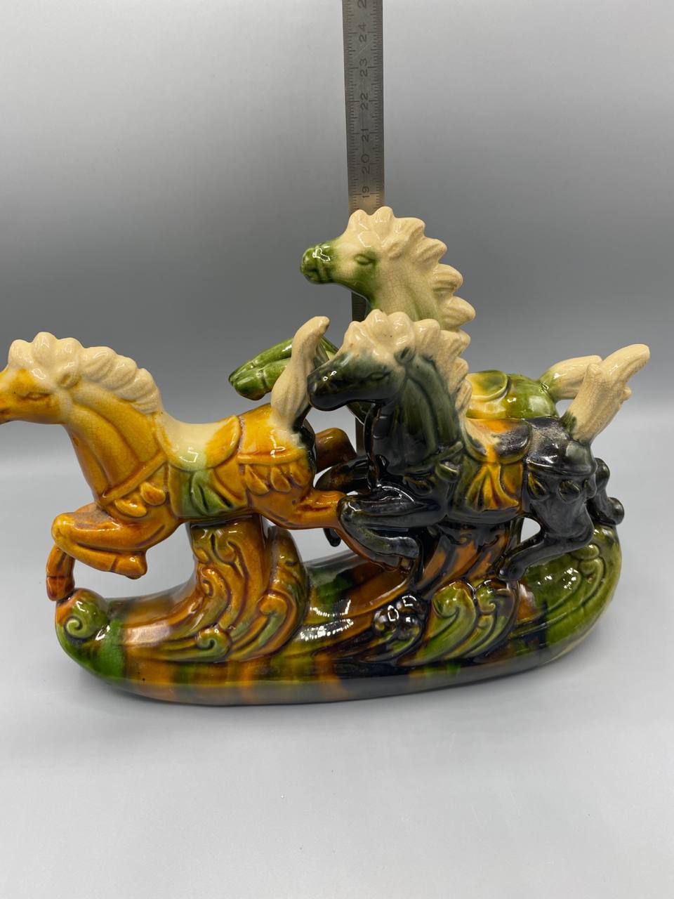 Groupe de trois chevaux au galop – Céramique émaillée sancai – Style Tang