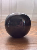 Sphère céramique émaillée noire, potier studio, pièce unique