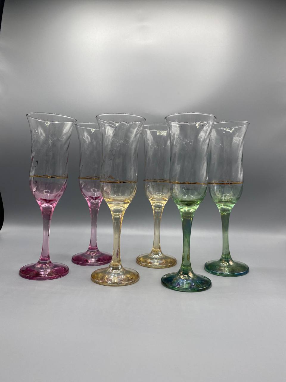 Service de 6 flûtes à champagne en verre soufflé multicolore – Filet or – Bohême