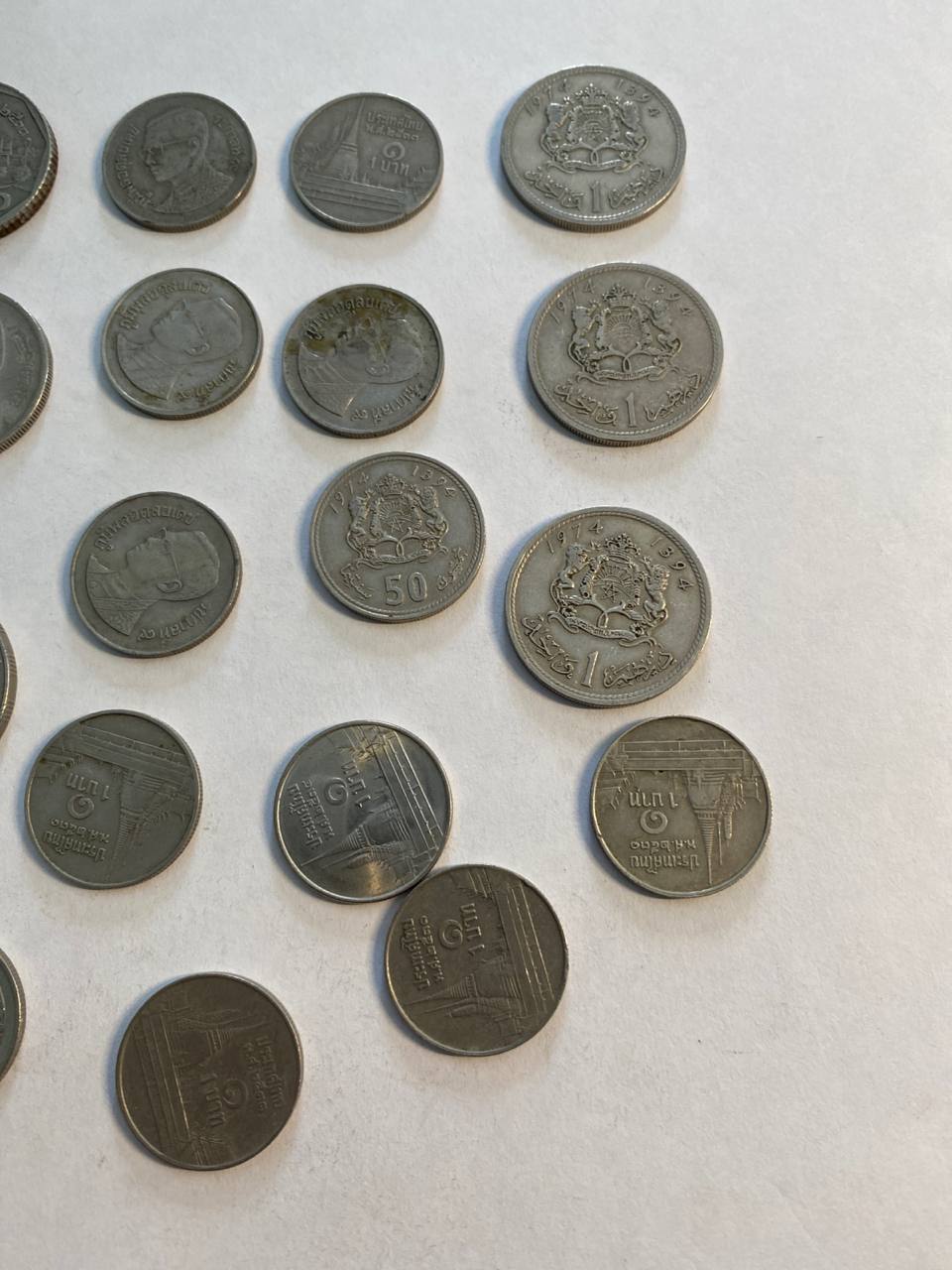 Lot de monnaies anciennes Thaïlande et Maroc – Bahts, Dirhams et Centimes