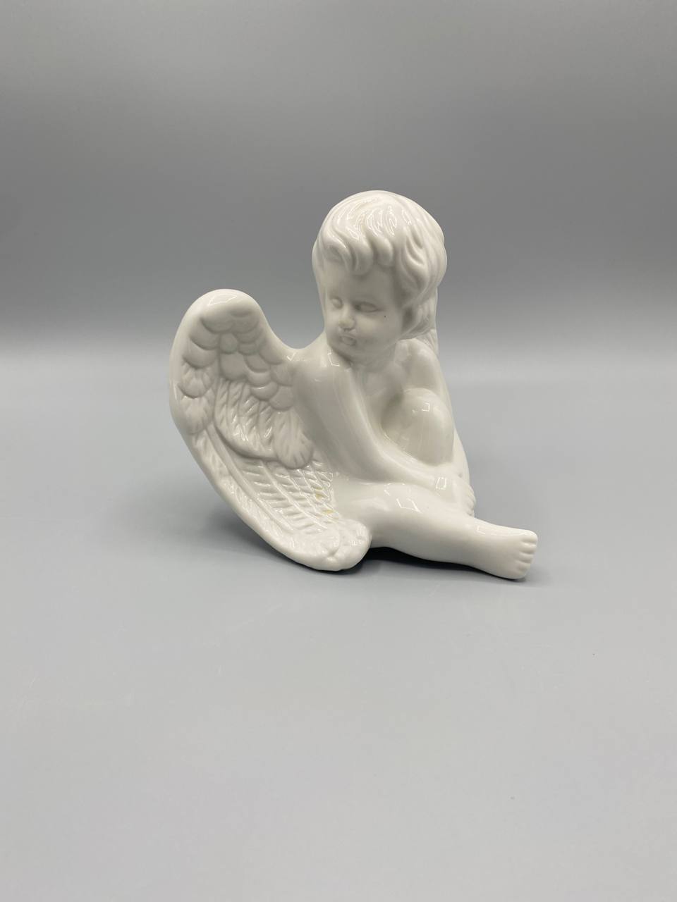 Angelot chérubin porcelaine blanche émaillée - vue de face