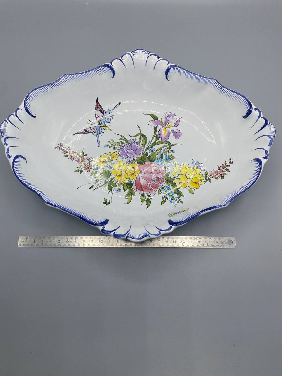 Grand plat Charolles avec règle – longueur environ 34 cm