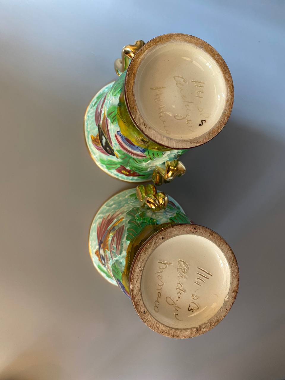 Détail signature Cerdazur Monaco base vase