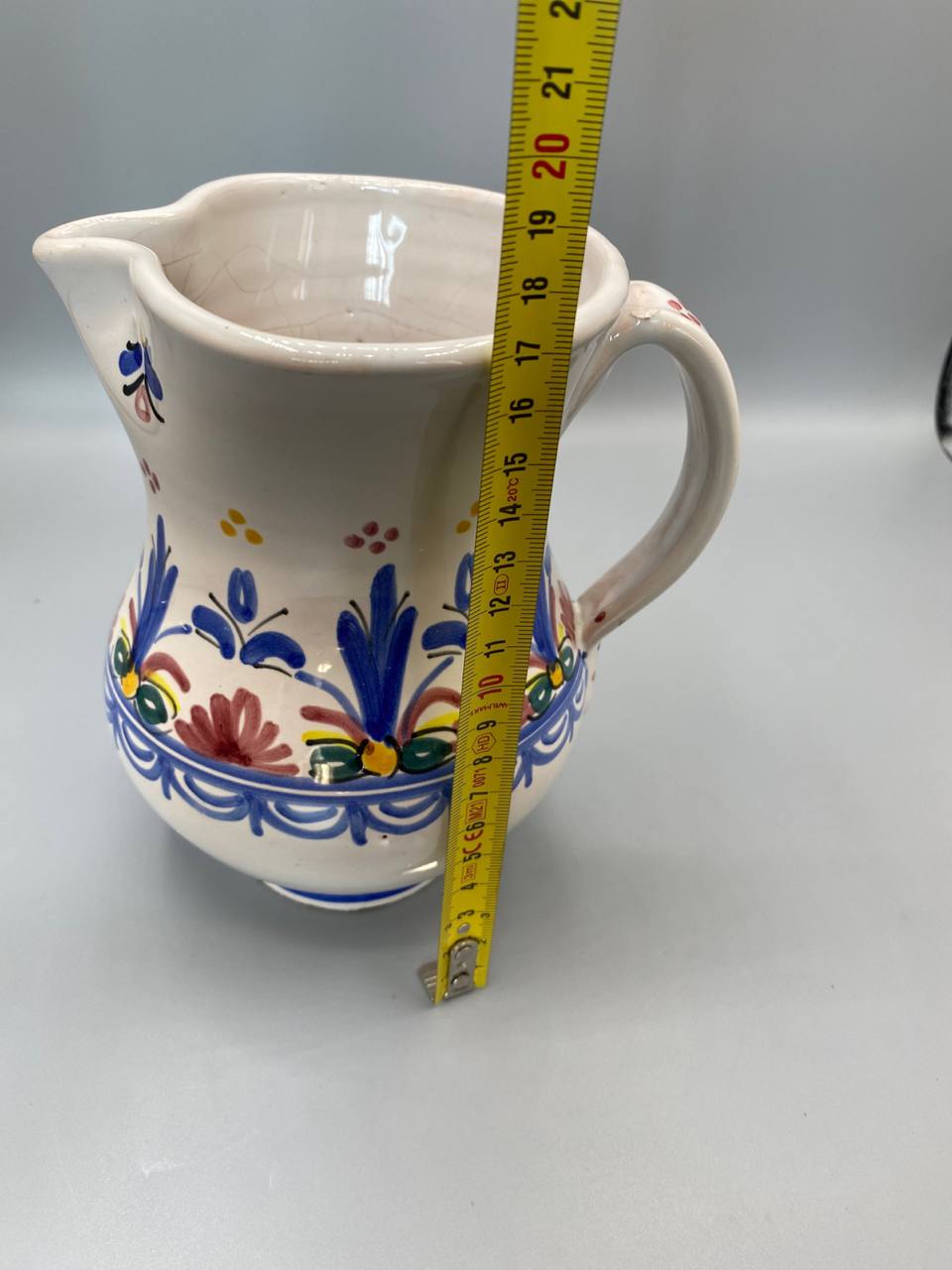 Mesure hauteur pichet faïence blanche environ 20 cm