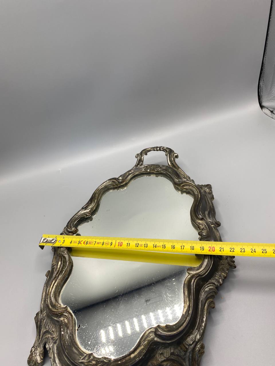 Mesure largeur plateau miroir coiffeuse environ 25 cm