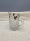 Petit crémier verre pressé moulé col festonné doré bec verseur anse anneau vue de face