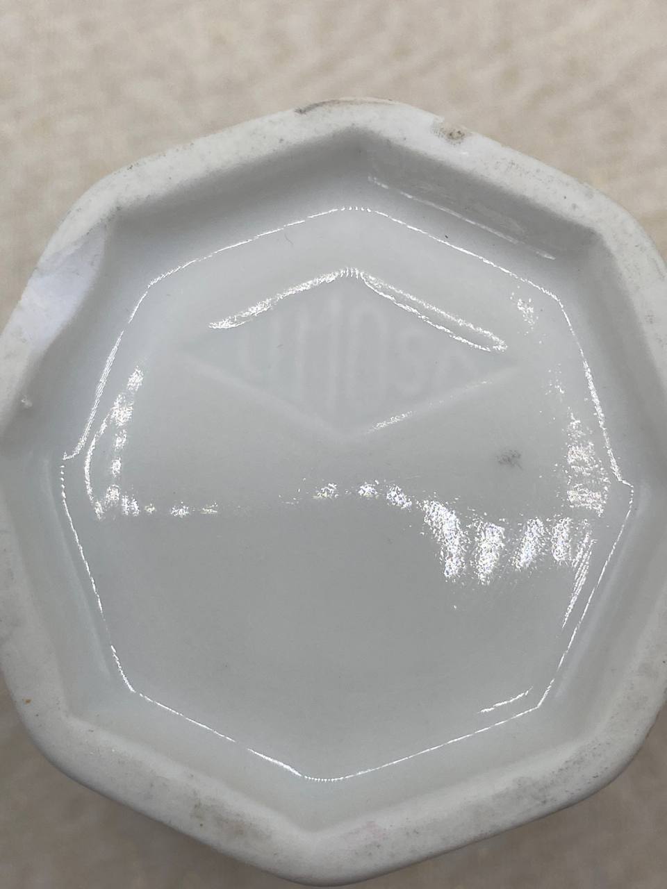 Vue de la base crémier porcelaine octogonale Umosa Tchécoslovaquie