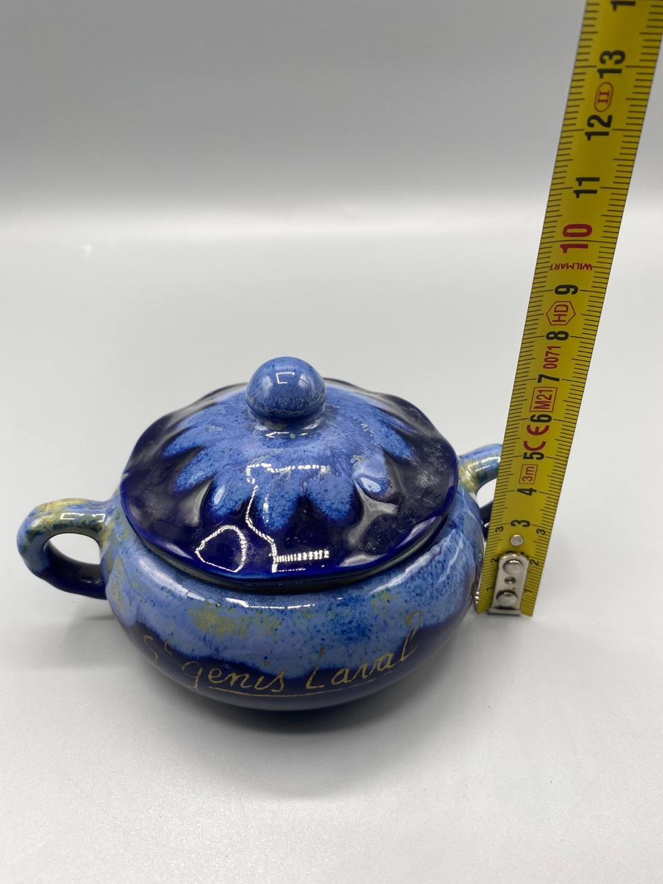 Mesure hauteur pot céramique bleu cobalt Saint-Genis-Laval environ 8 cm