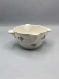 Saucière semi-porcelaine ivoire bouquets fleuris polychromes Moulins des Loups vue de face