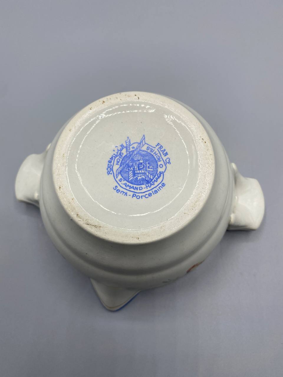Revers saucière semi-porcelaine tampon manufacture Nord de France Saint-Amand-Hamage bleu