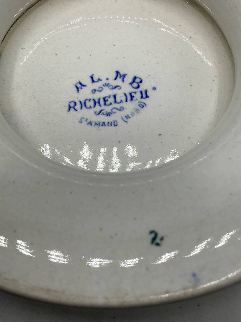 Revers compotier faïence tampon A.L.M.B. Richelieu St-Amand Nord bleu manufacture