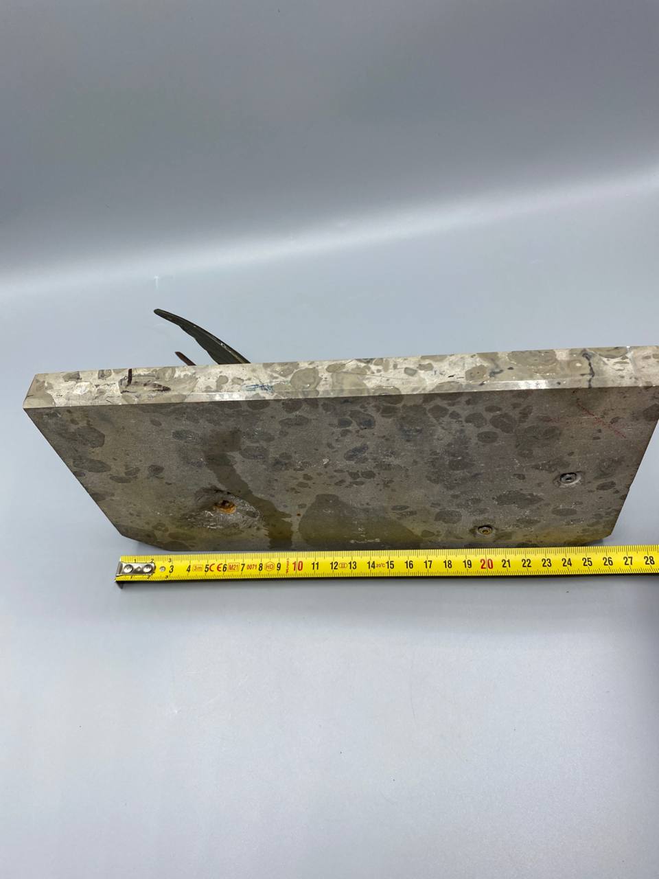 Encrier Art Déco socle marbre griotte vue de dessous mesure longueur 25 cm mètre visible