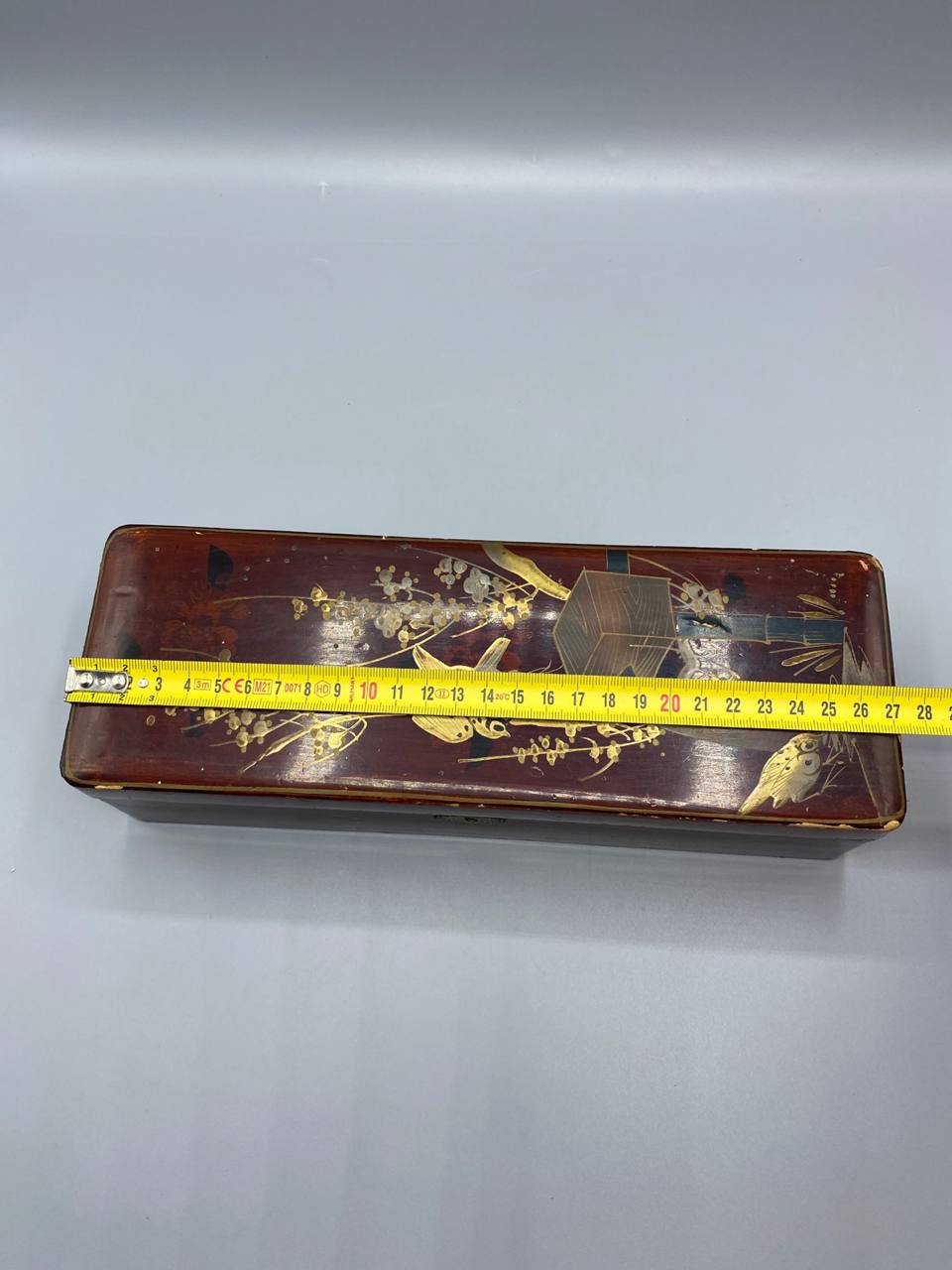 Boîte à éventail japonaise laquée, mesure hauteur 8 cm