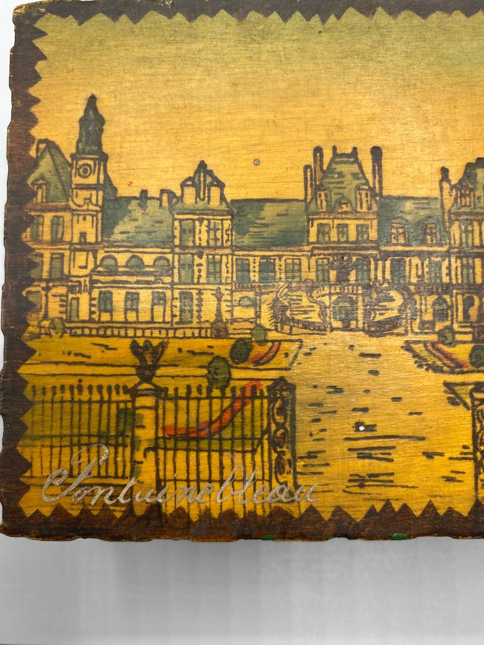 Boîte souvenir bois pyrogravé, intérieur bois naturel ouvert