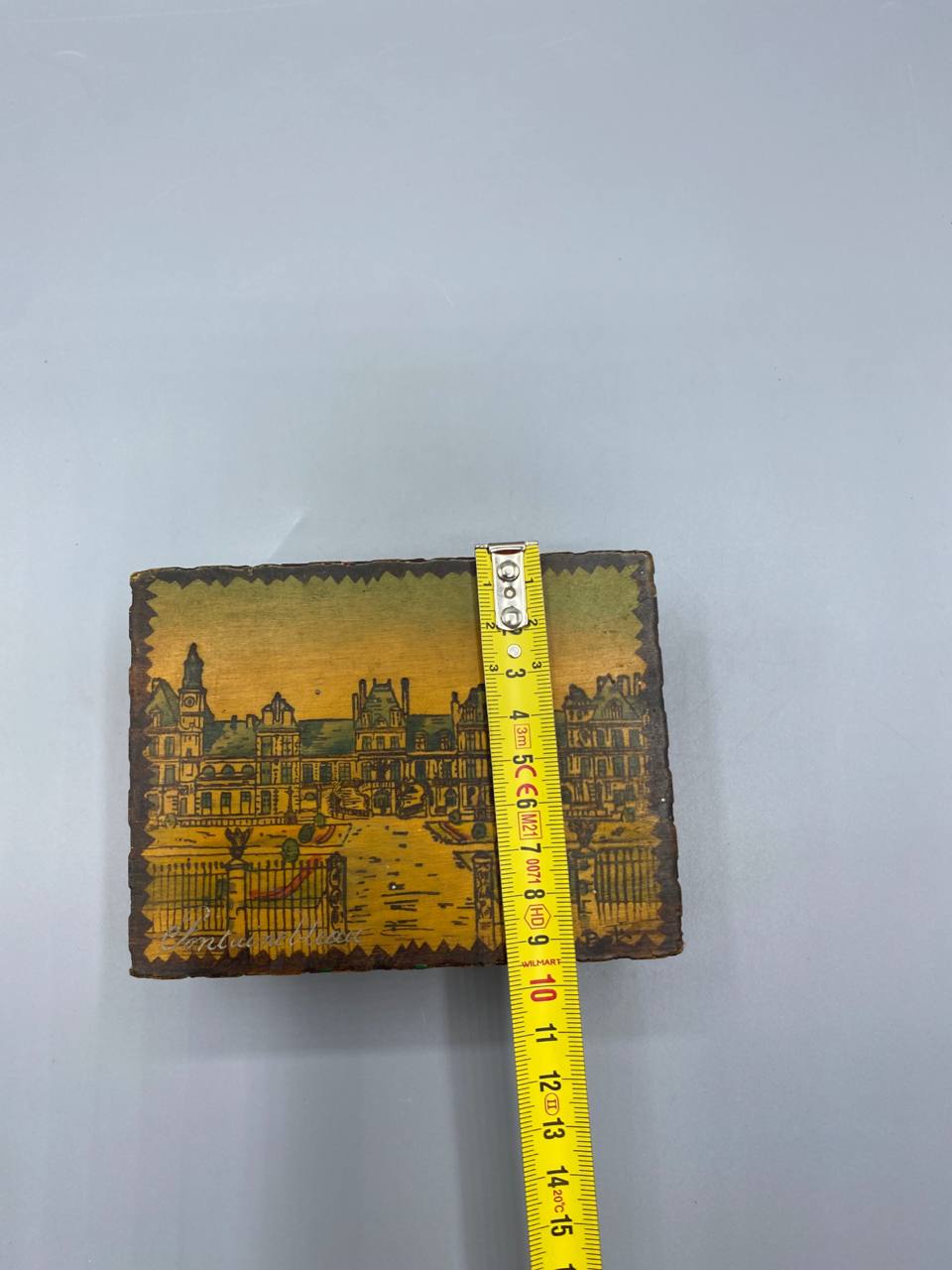 Boîte souvenir bois pyrogravé, vue du dessus décor complet