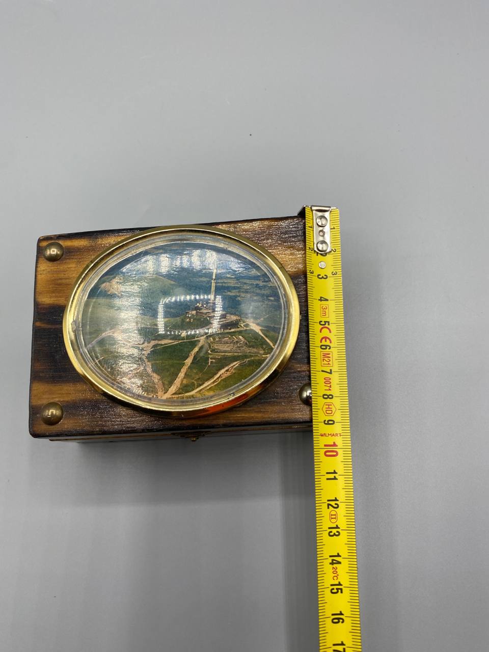 Boîte souvenir bois flammé, vue du dessus cabochon Puy de Dôme