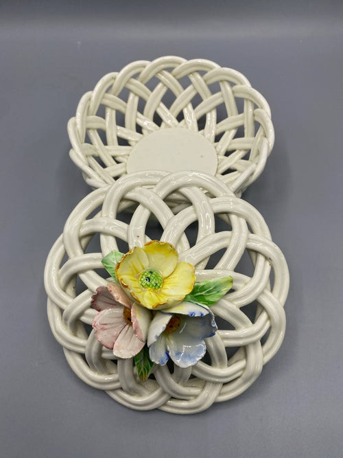 Bonbonnière céramique espagnole, couvercle et corps vus de dessus, bouquet fleurs jaune rose bleu
