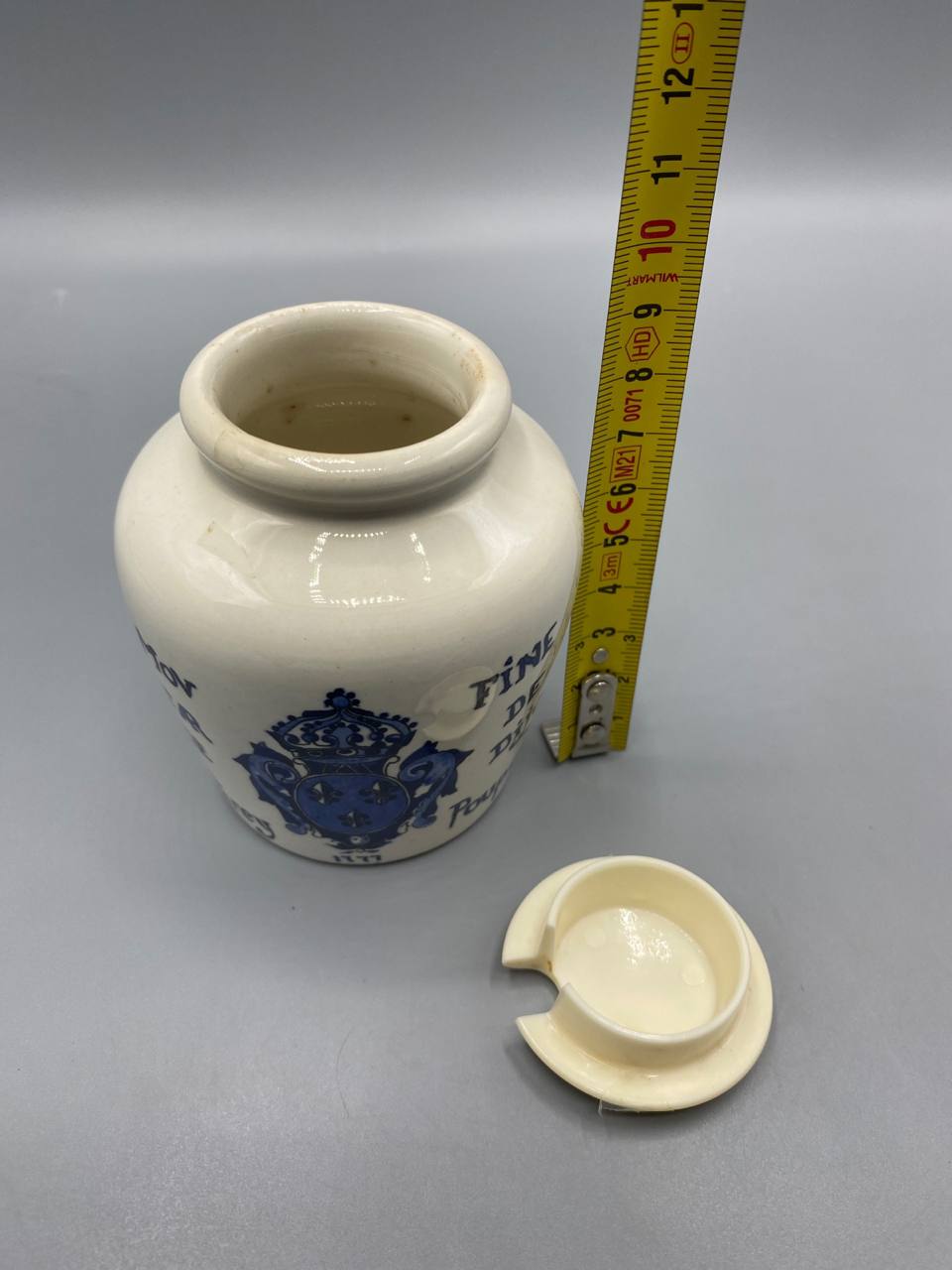Pot à moutarde Grey Poupon avec mètre ruban, hauteur environ 10 cm sans couvercle