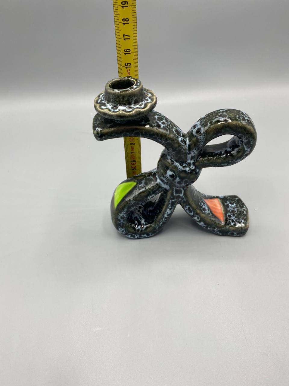 Bougeoir fat lava avec mètre ruban, hauteur environ 14 cm, vue de face