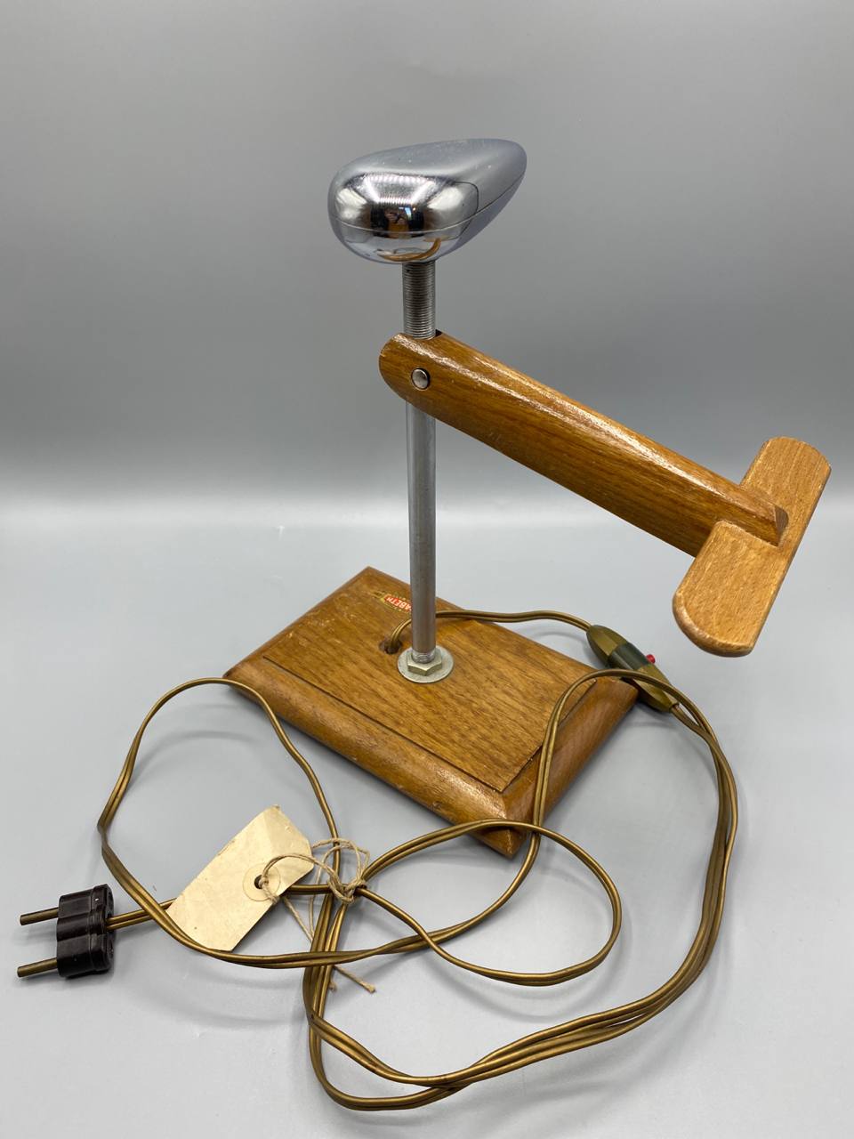 Étiquette d'origine BABETH sur le socle en bois, mentions Made in France, Breveté S.G.D.G., 220V, cordon tressé doré visible