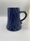 Chope céramique bleue cobalt Blümlein, vue de face, décor losangé