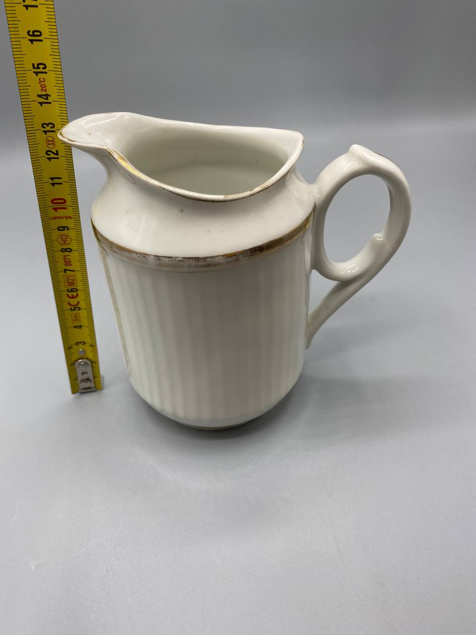 Pot à lait porcelaine ivoire avec mètre, hauteur 12 cm